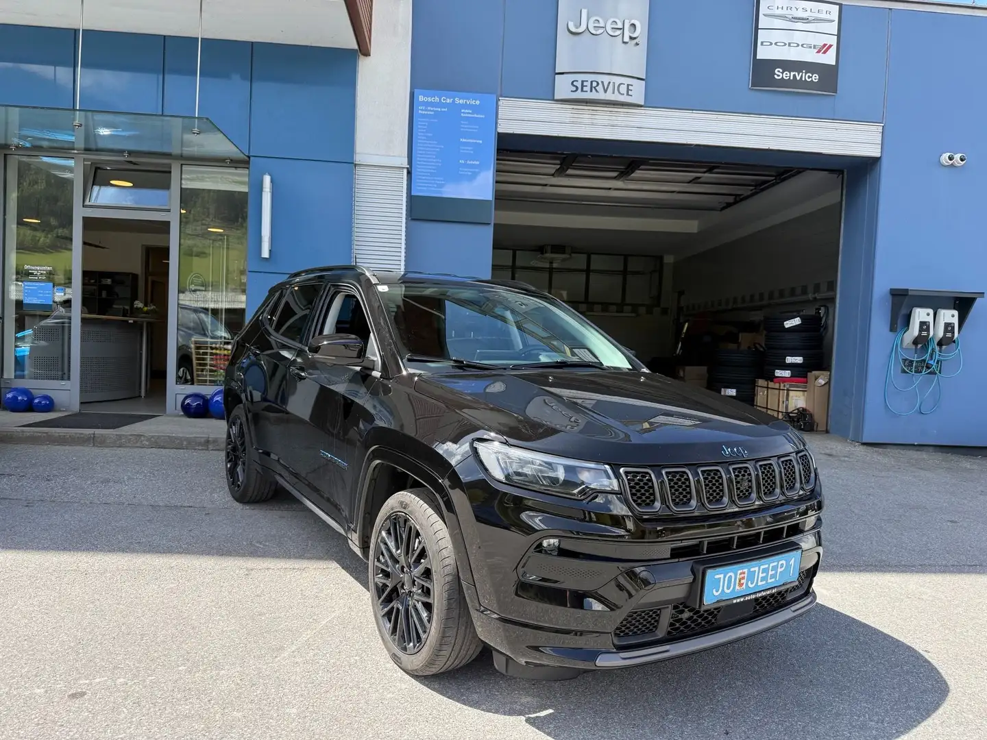 Jeep Compass 1.3 PHEV ´´S´´ 4xe Schwarz - 2