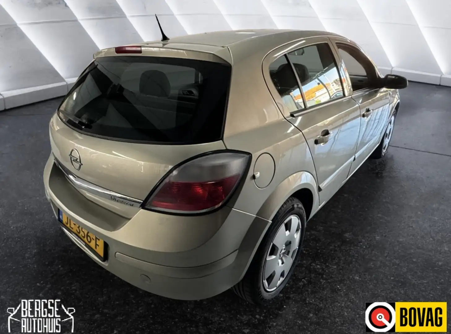 Opel Astra 1.6 Enjoy Airco Cruise NIEUWE APK Gri - 2