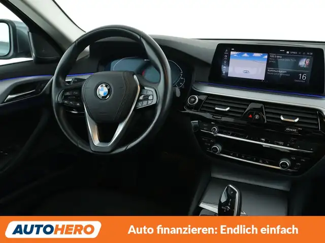 BMW 5 Series view 13