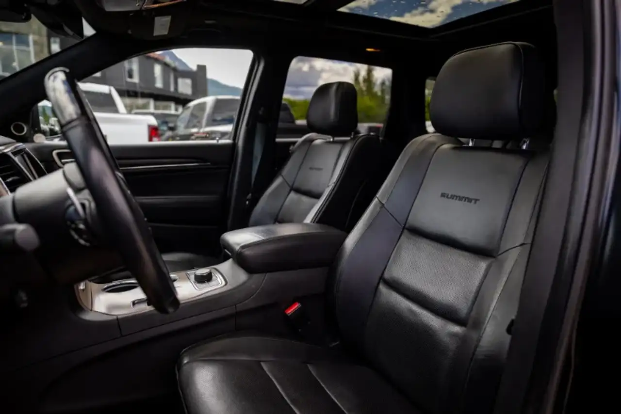 Jeep Grand Cherokee photo Jeep Grand Cherokee