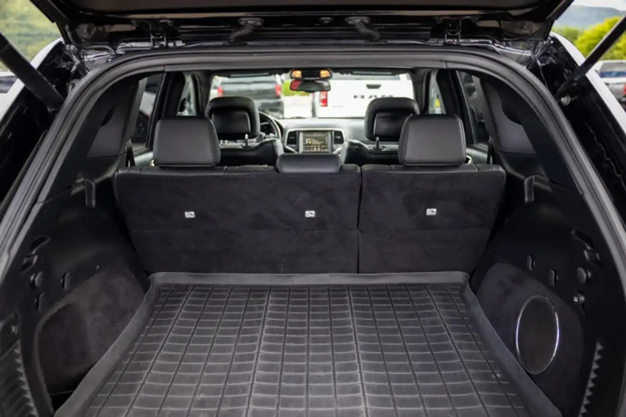 Jeep Grand Cherokee photo Jeep Grand Cherokee