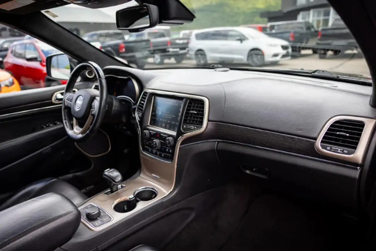 Jeep Grand Cherokee photo Jeep Grand Cherokee