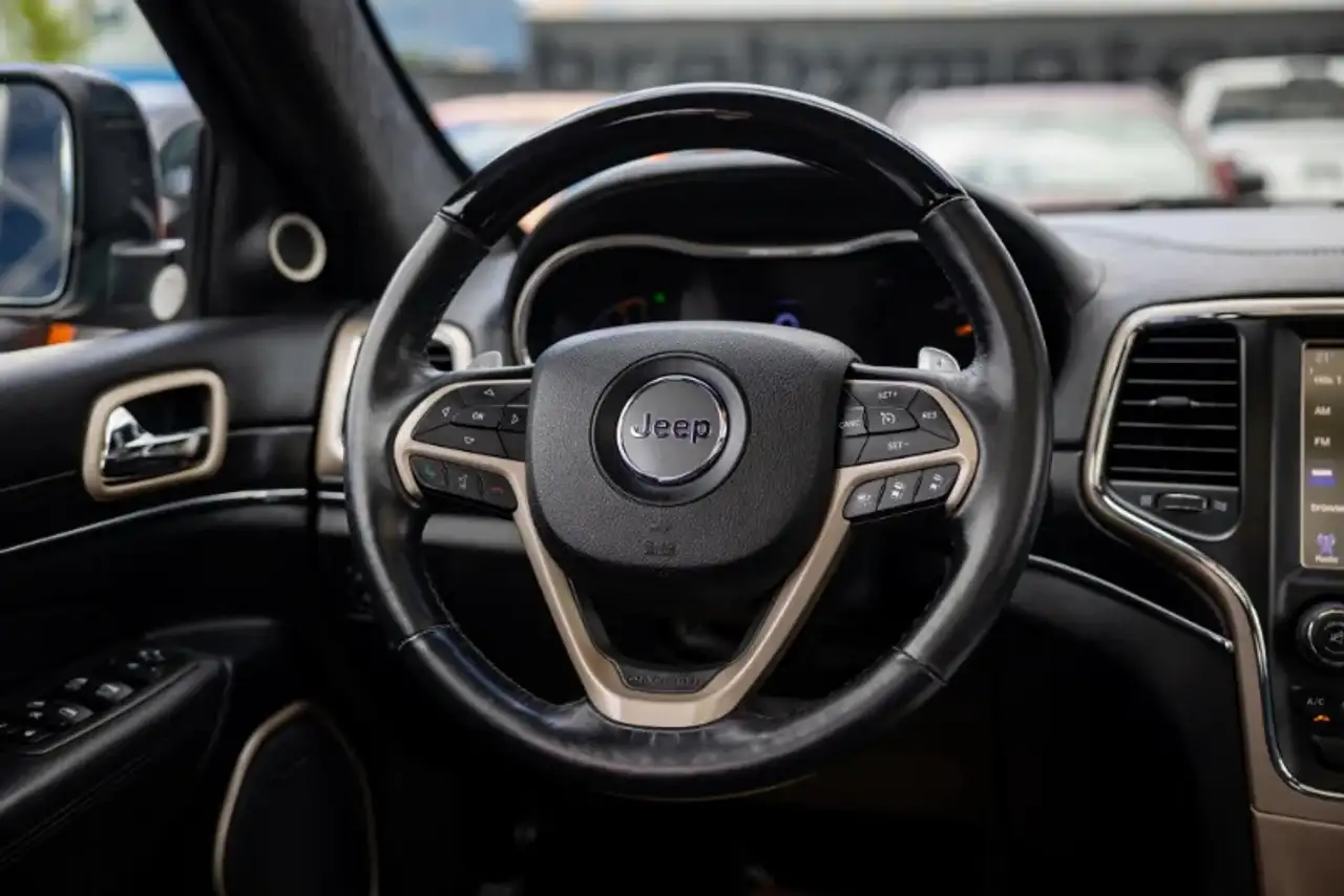 Jeep Grand Cherokee photo Jeep Grand Cherokee