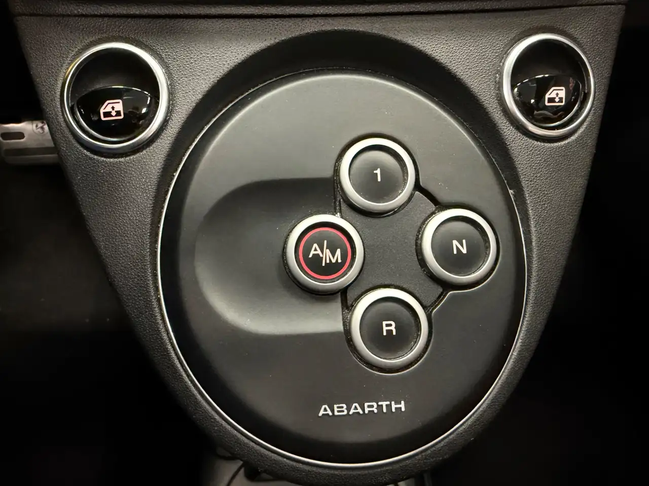Abarth 500 2021 — фото 12