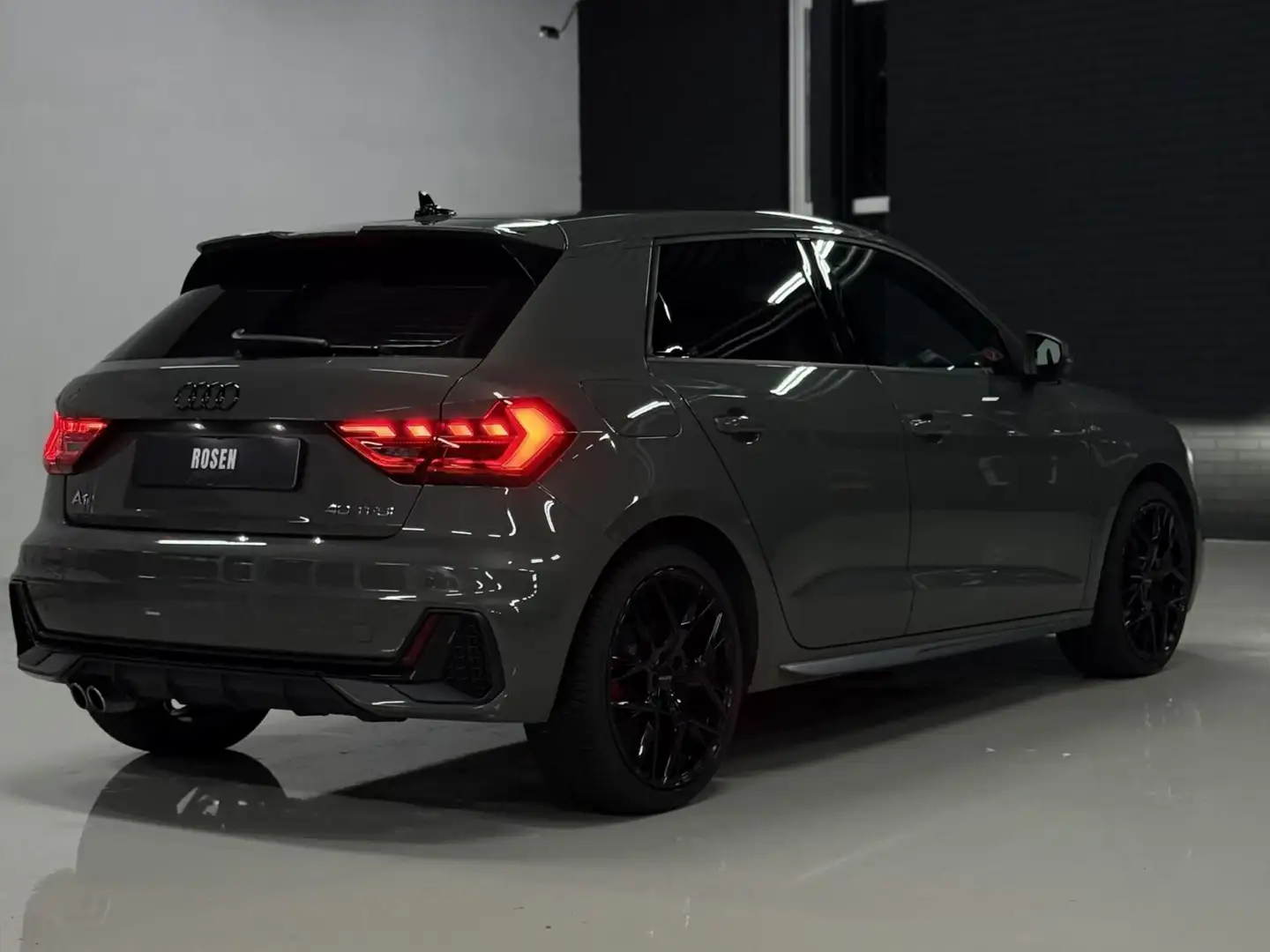 Audi A1 Sportback 40 TFSI S LINE|SFEER|B&O|ACC|CAM|CARPLAY Grijs - 2