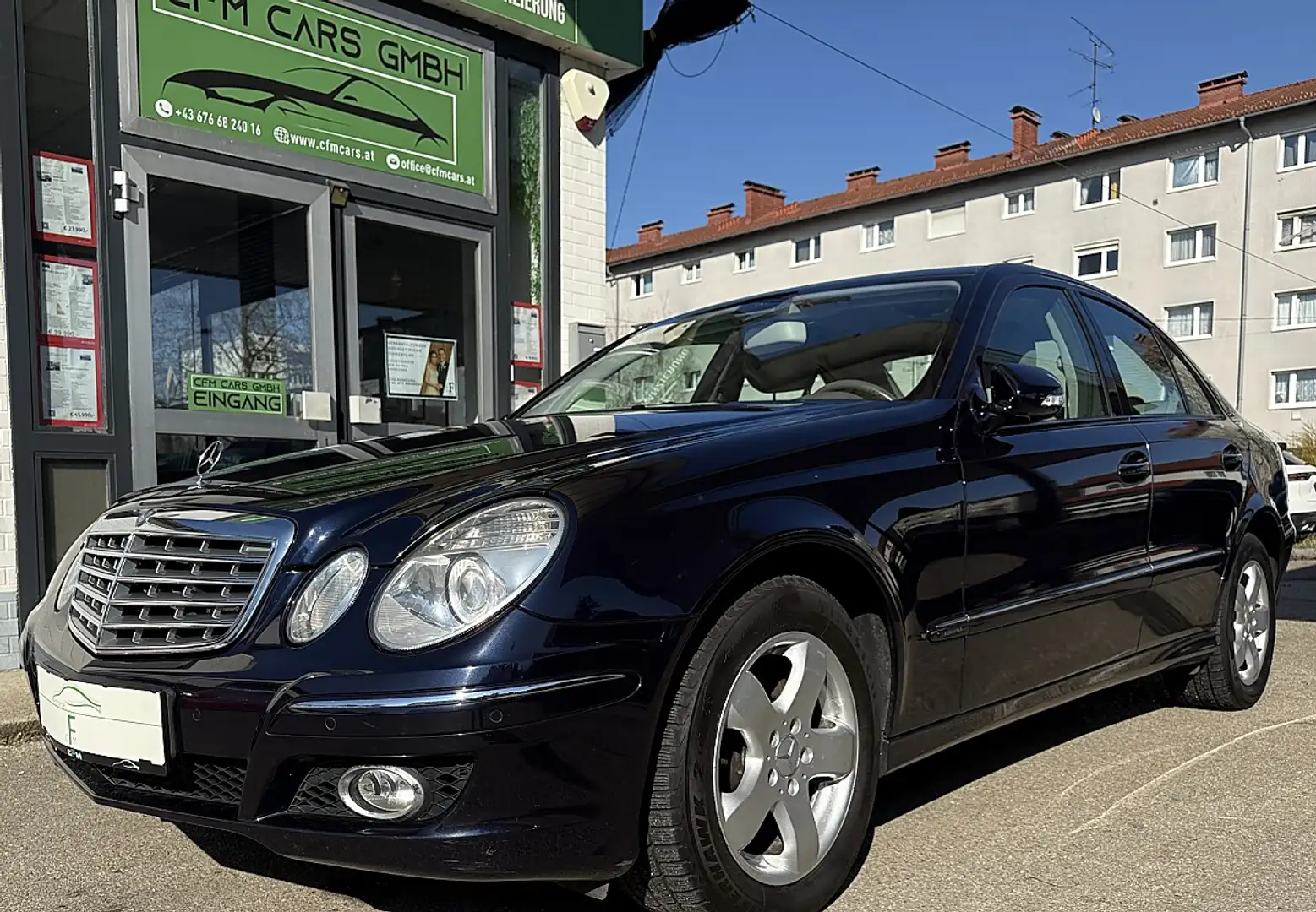 Mercedes-Benz E 280 Classic Aut. Blau - 1