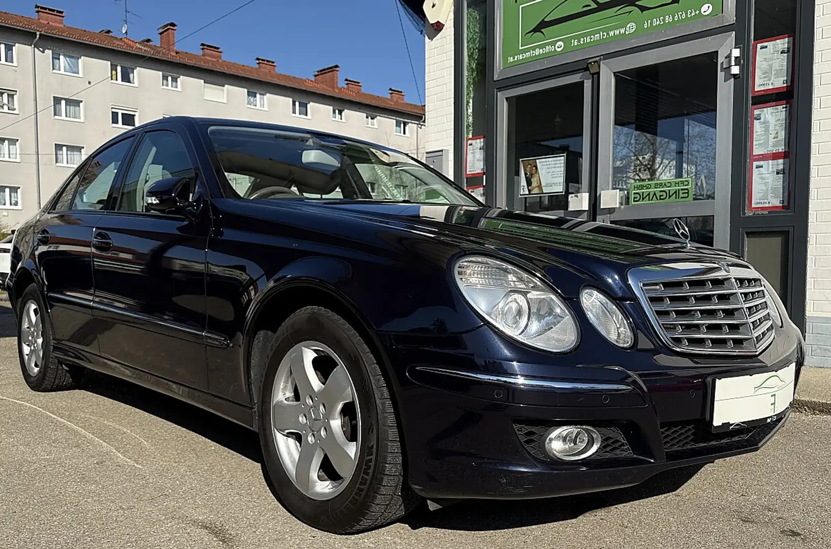 Mercedes-Benz E 280 Classic Aut. Blau - 2