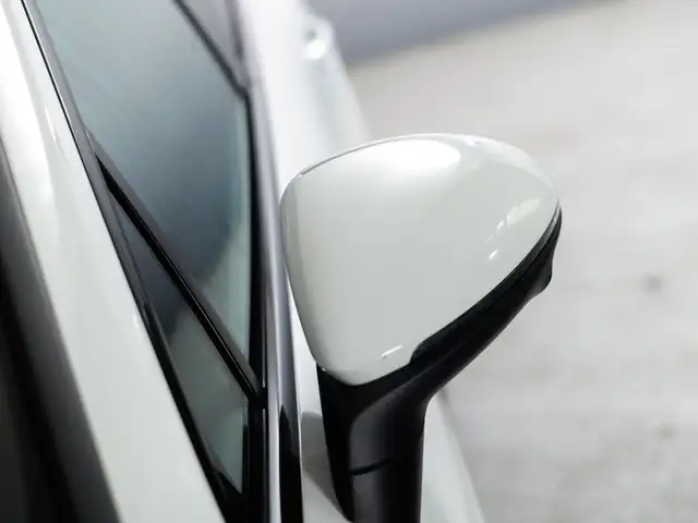 Porsche Cayenne view 8