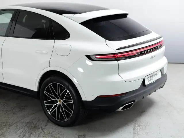 Porsche Cayenne view 10