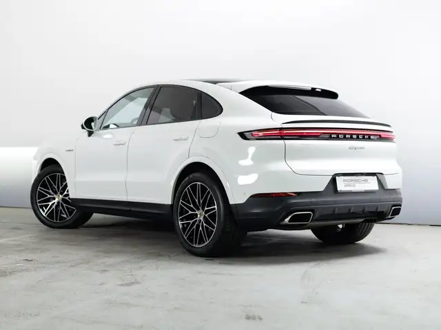 Porsche Cayenne view 9