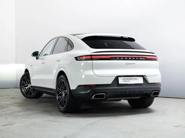 Porsche Cayenne view 3