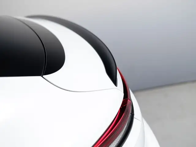 Porsche Cayenne view 7