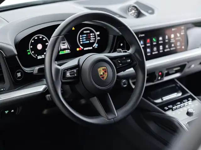 Porsche Cayenne view 13