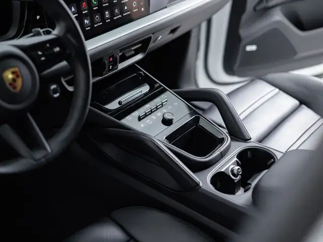 Porsche Cayenne view 15