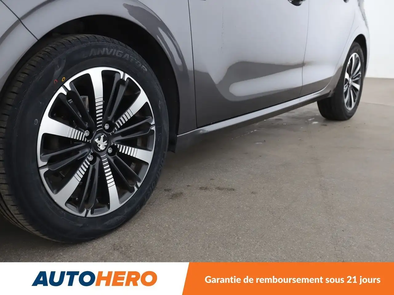 Peugeot 208 208 — photo 28