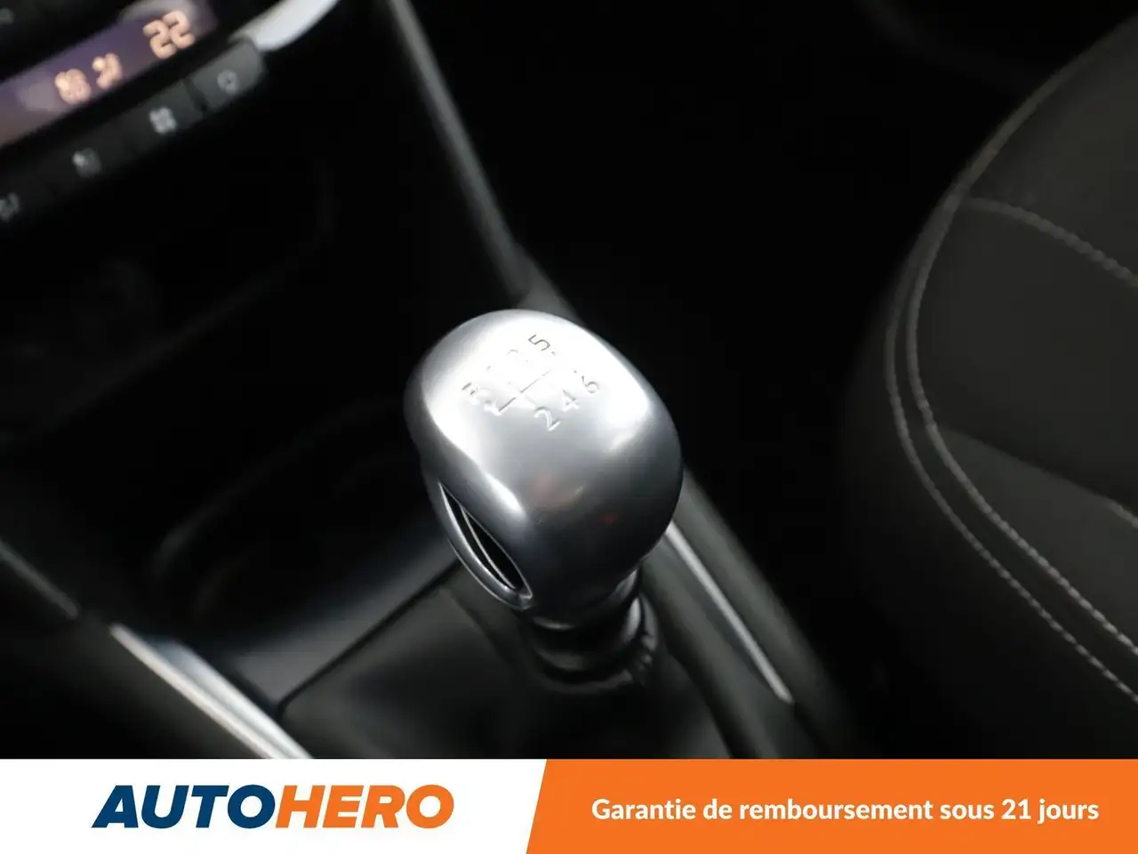 Peugeot 208 208 — photo 25
