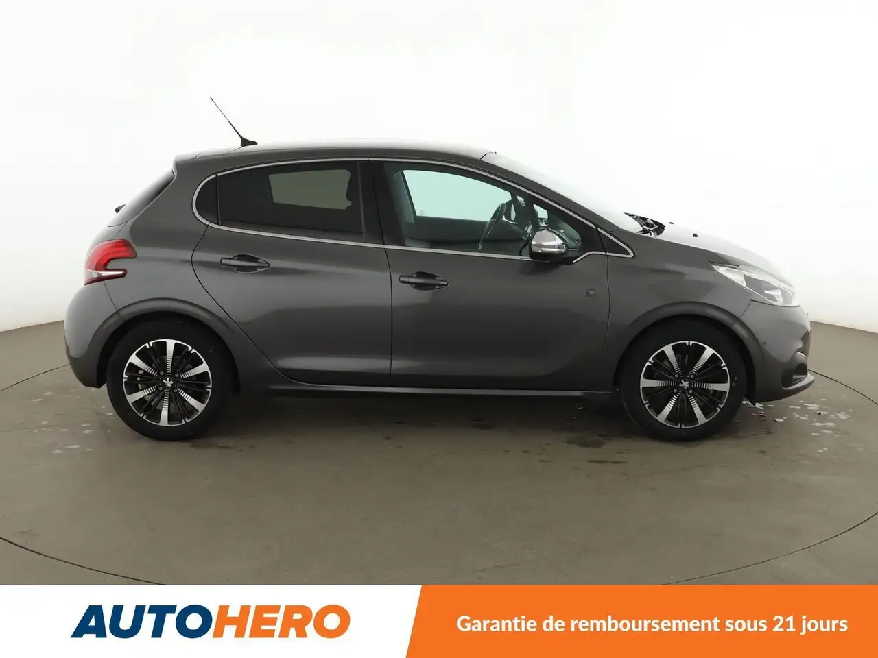 Peugeot 208 208 — photo 7