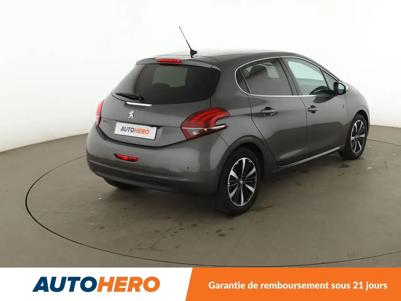Peugeot 208 208 — photo 6
