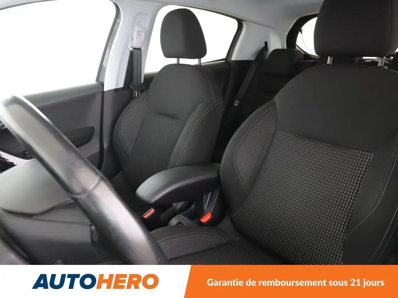 Peugeot 208 208 — photo 10