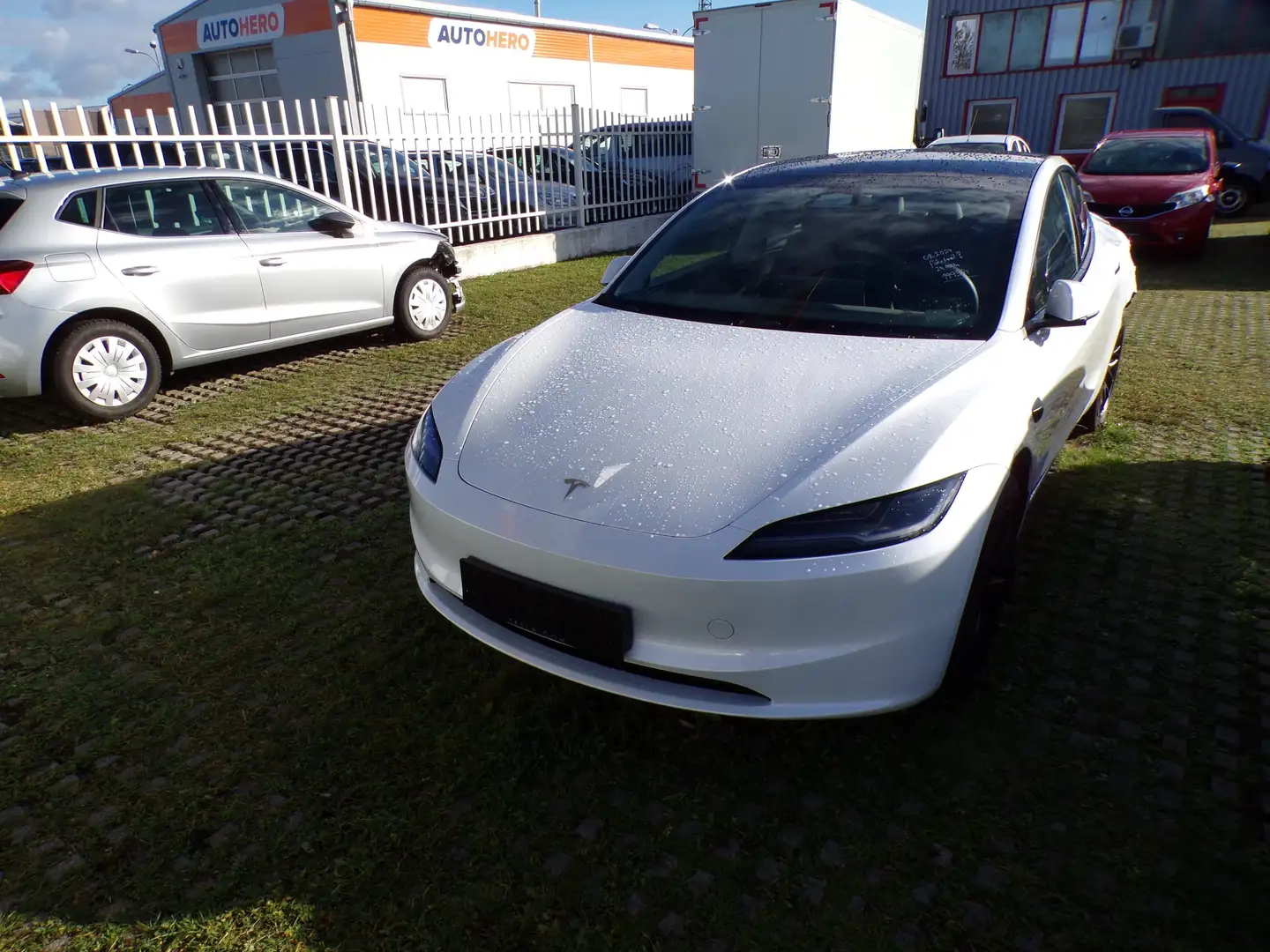 Tesla Model 3 Highland  RWD Weiß - 1