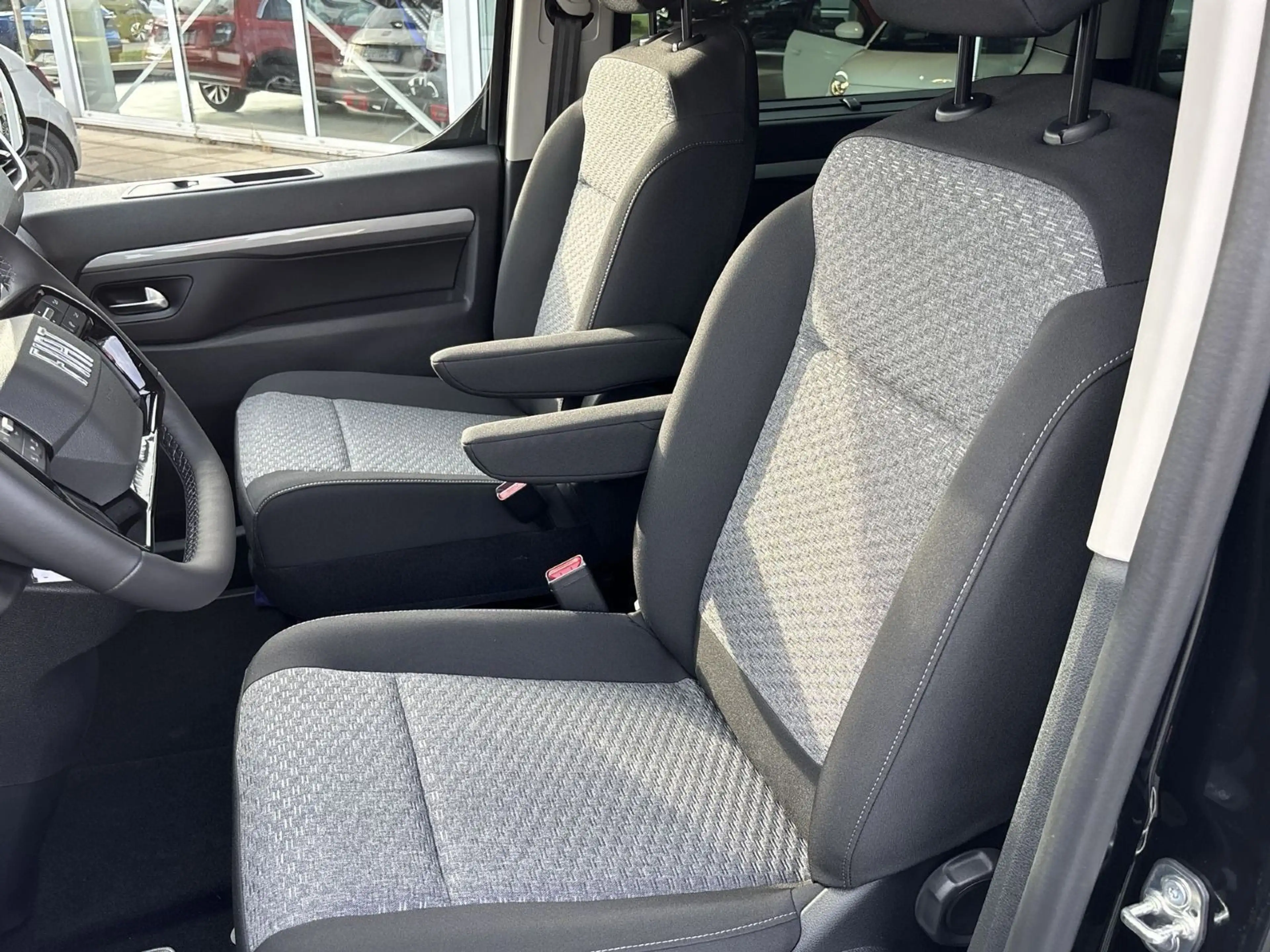Fiat Ulysse 8-sitzer 2,2l L3 180PS AT Kamera/PDC/uvm. — photo 9