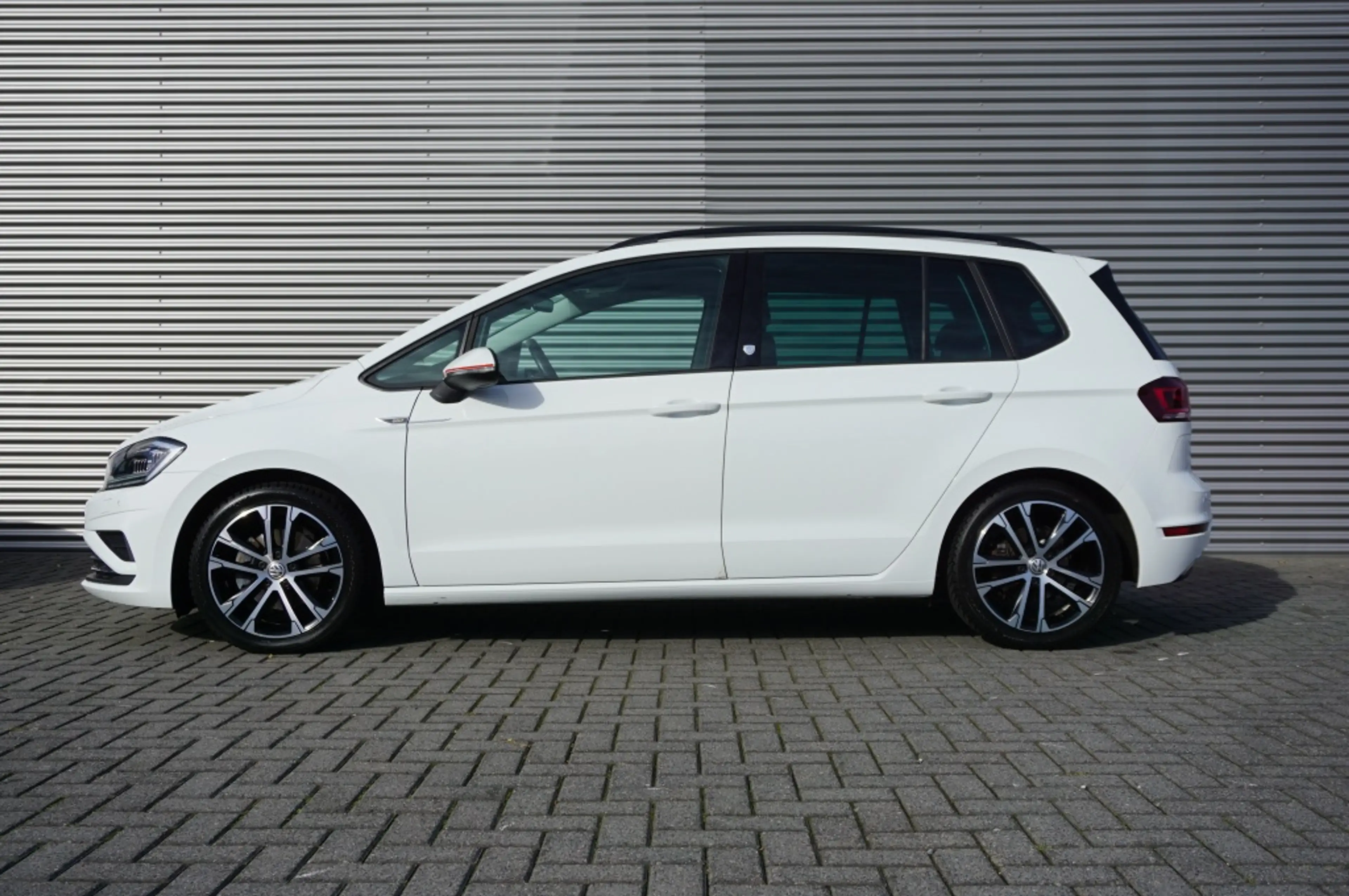 Volkswagen Golf Sportsvan 150PK Highline AUTOM. | TREKHAAK | WINTERPACK | CA — photo 4