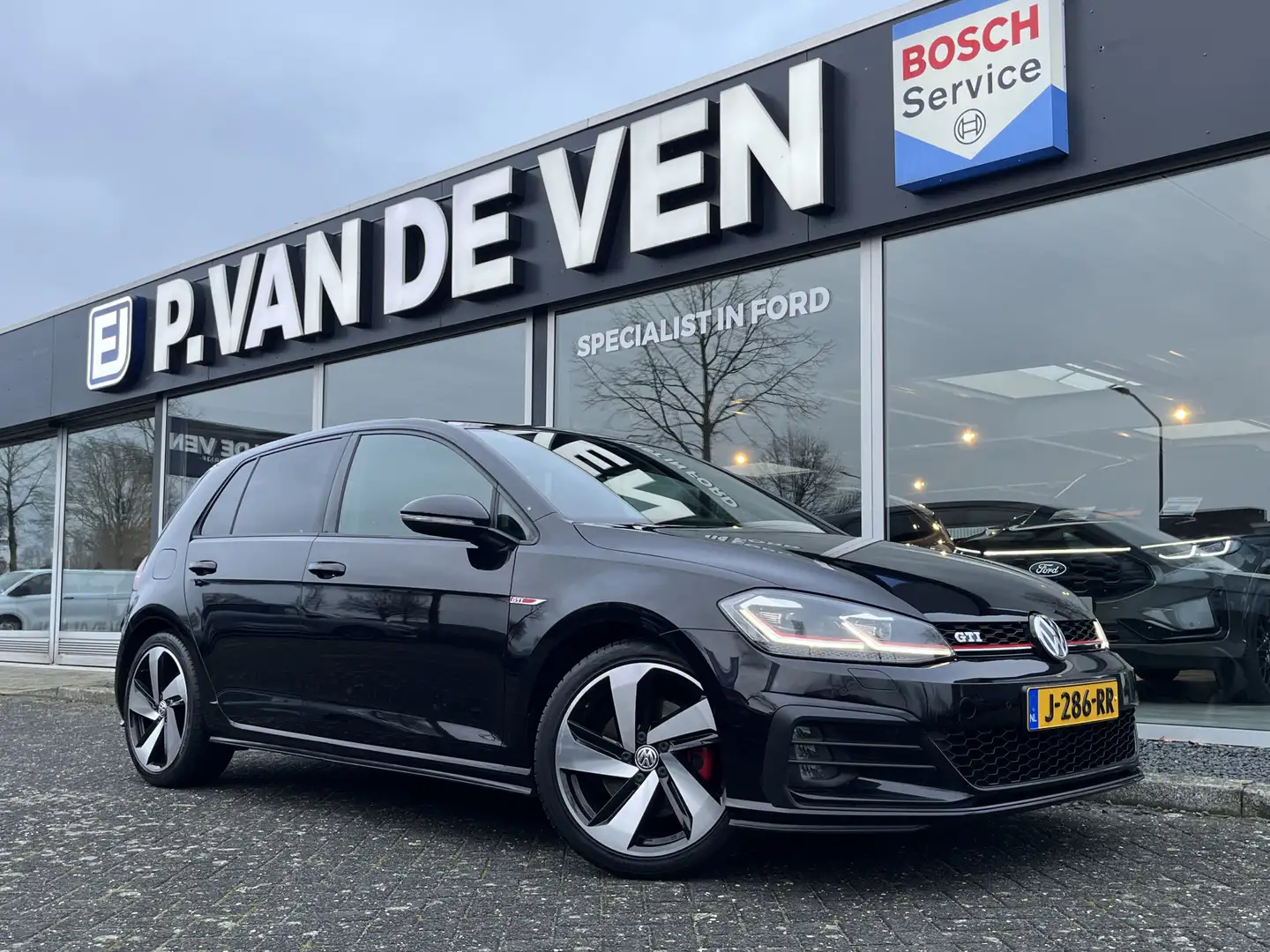 Volkswagen Golf GTI 2.0 TSI 230pk 6-bak Schwarz - 1