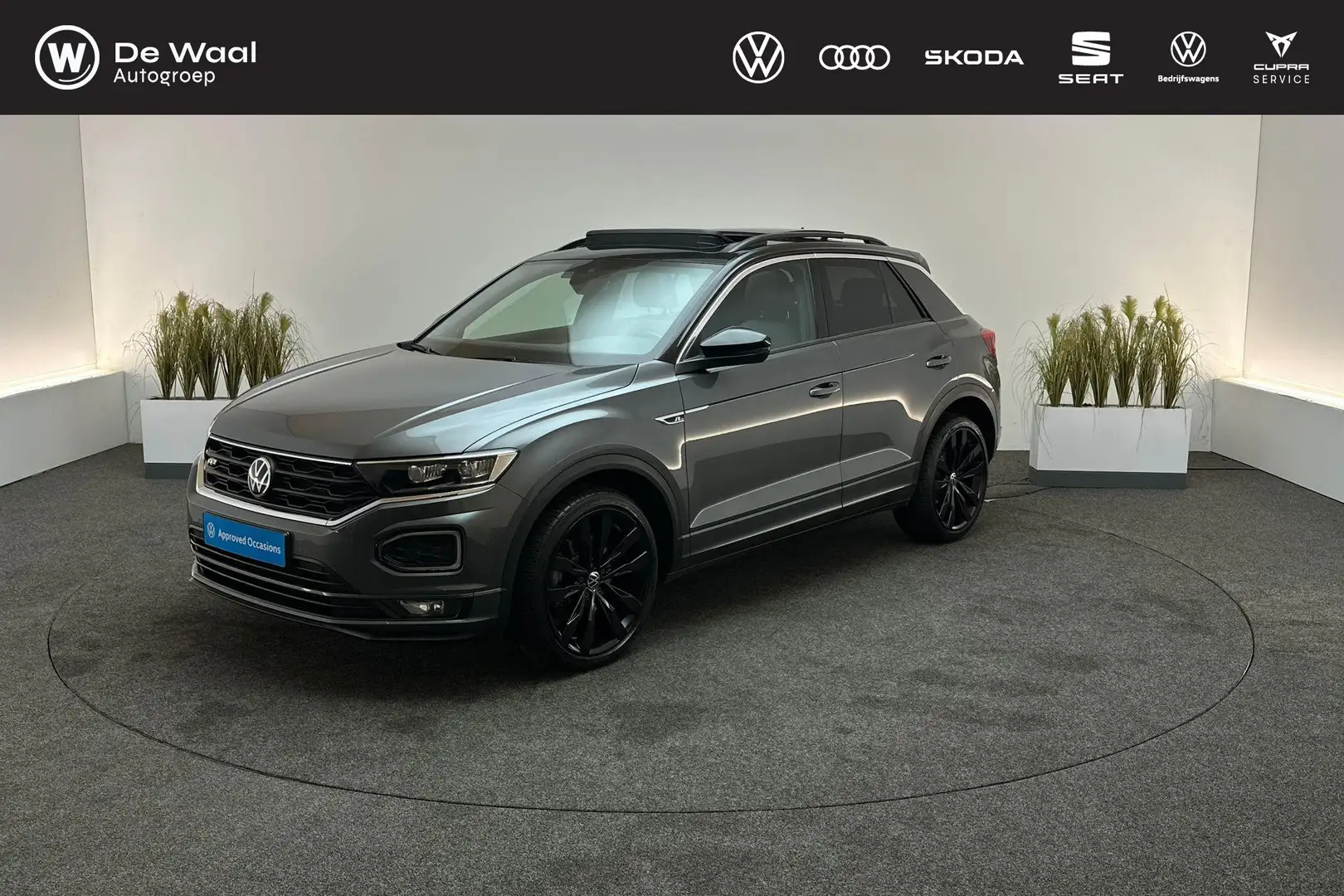 Volkswagen T-Roc 1.5 TSI 150pk DSG Sport Business R | Panoramadak, Gris - 1