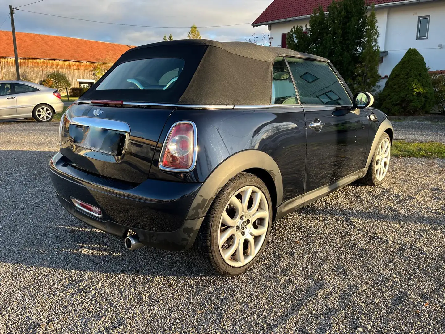MINI Cooper D Cabrio Cooper D Blau - 2