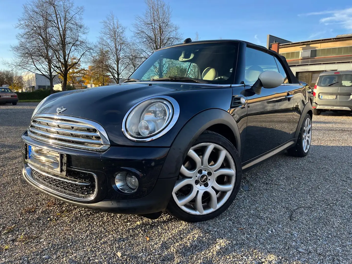 MINI Cooper D Cabrio Cooper D Blau - 1