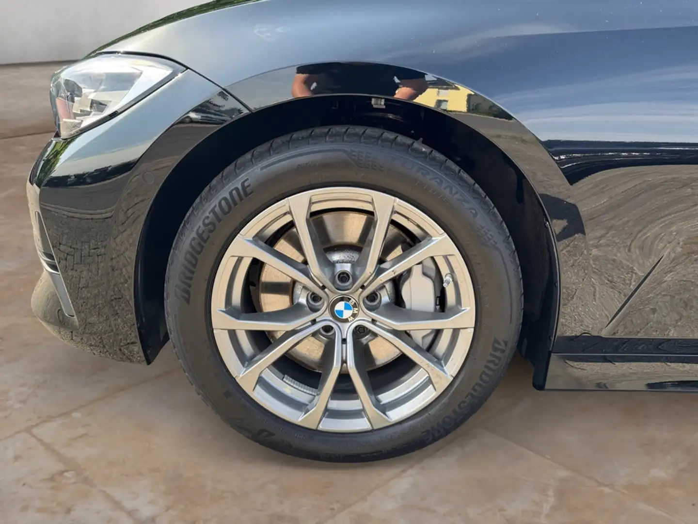 BMW 330 i xDrive Touring Sport Line + 2Jahre-GARANTIE Schwarz - 2