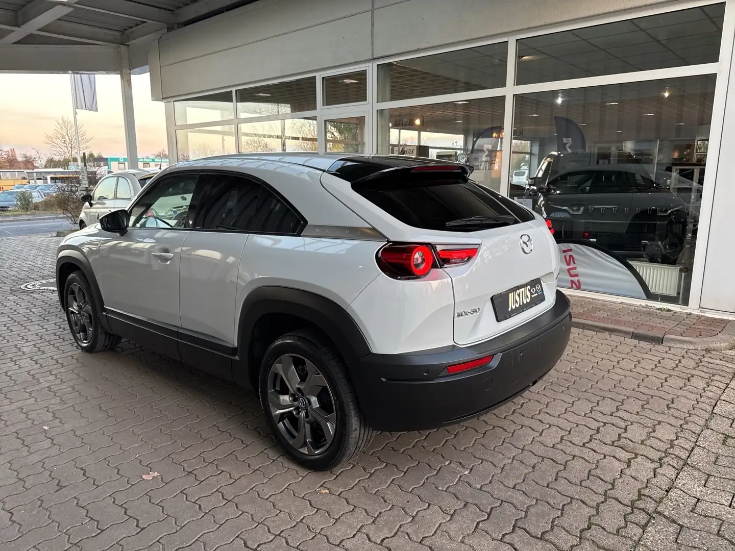 Mazda MX-30 35,5 kWh e-SKYACTIV EV 145 PS Advantage Bianco - 2