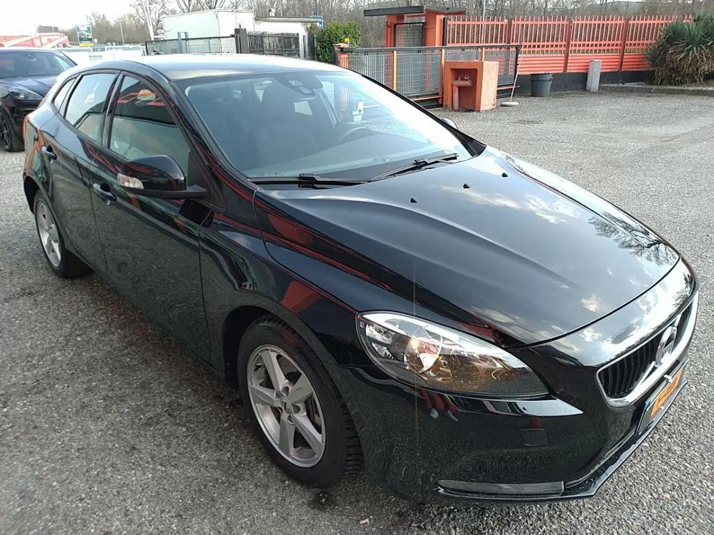 Volvo V40 D2 Geartronic Noir - 2