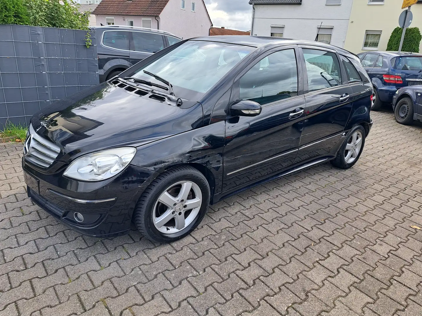 Mercedes-Benz B 170 * Automatik - Klimaanlage * Fekete - 1