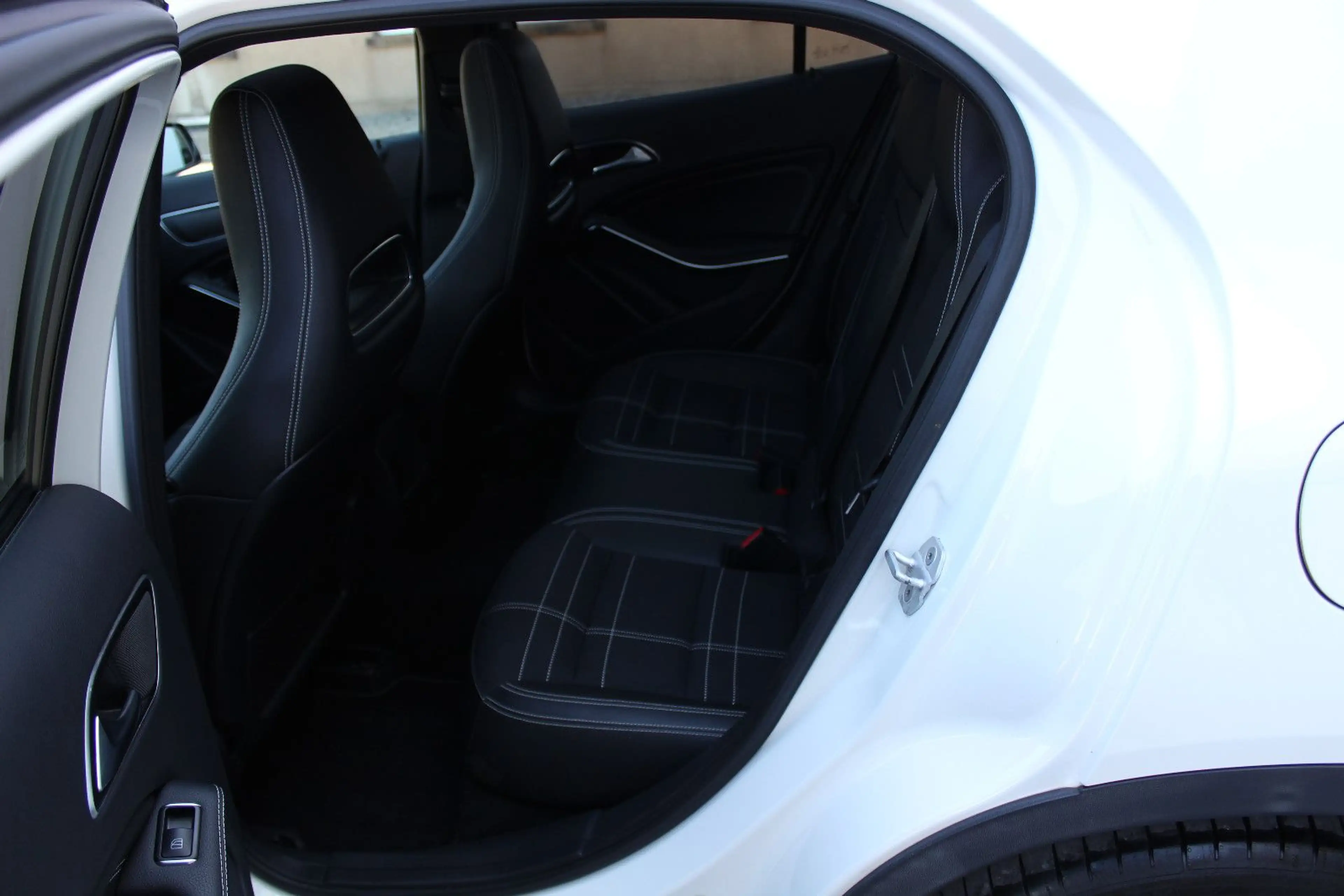 Mercedes-Benz GLA 200 CDI URBAN (PANORAMA-SCHIEBEDACH,NAVI) — photo 14