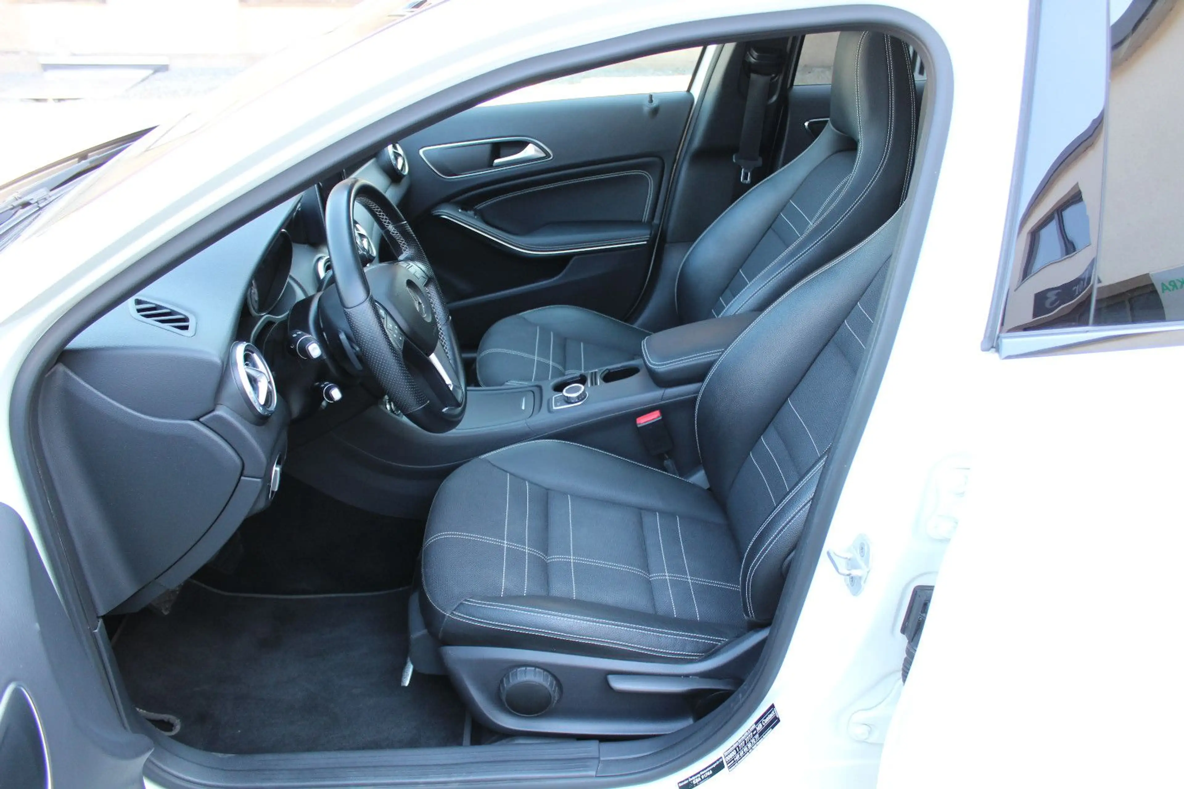 Mercedes-Benz GLA 200 CDI URBAN (PANORAMA-SCHIEBEDACH,NAVI) — photo 13