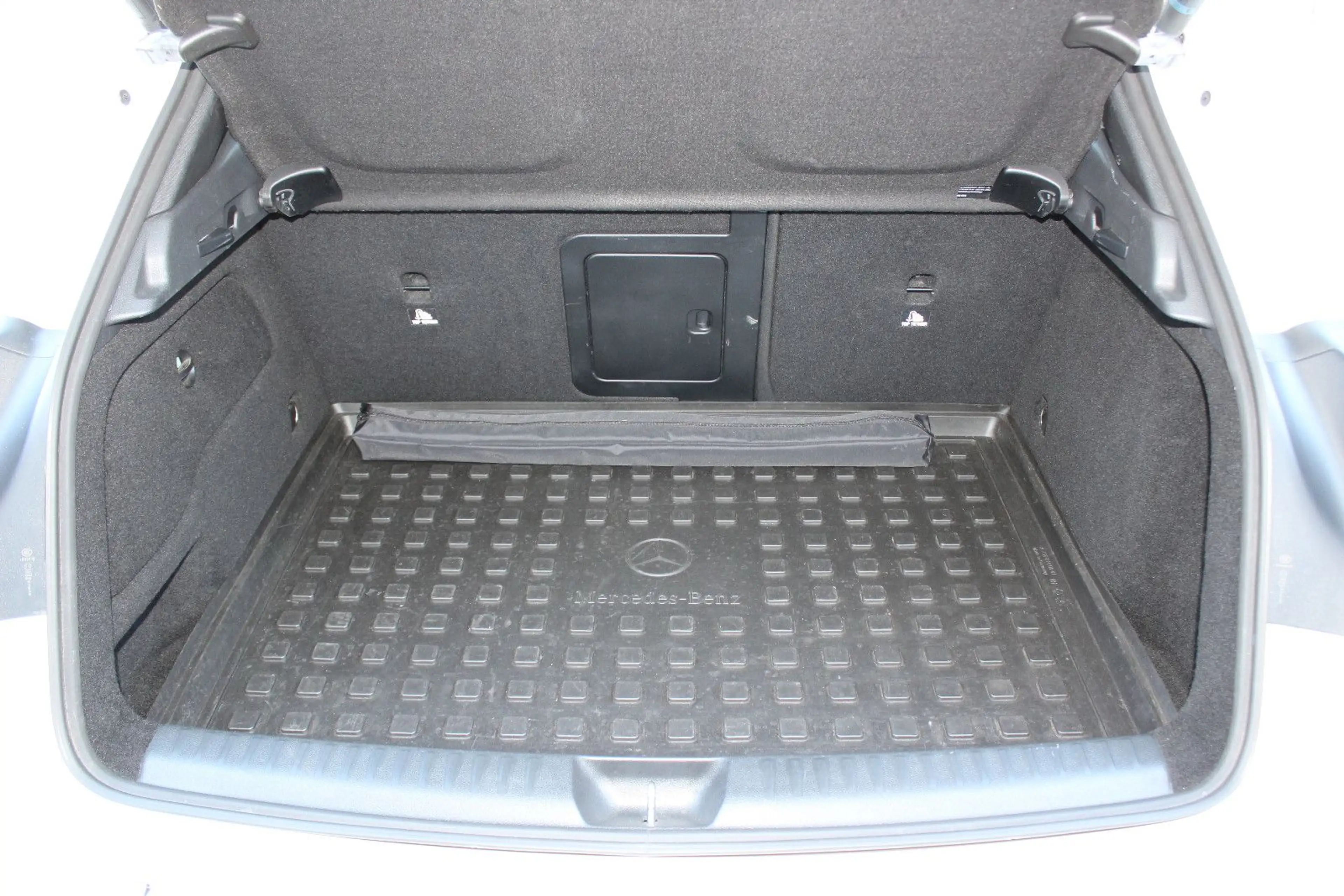 Mercedes-Benz GLA 200 CDI URBAN (PANORAMA-SCHIEBEDACH,NAVI) — photo 8