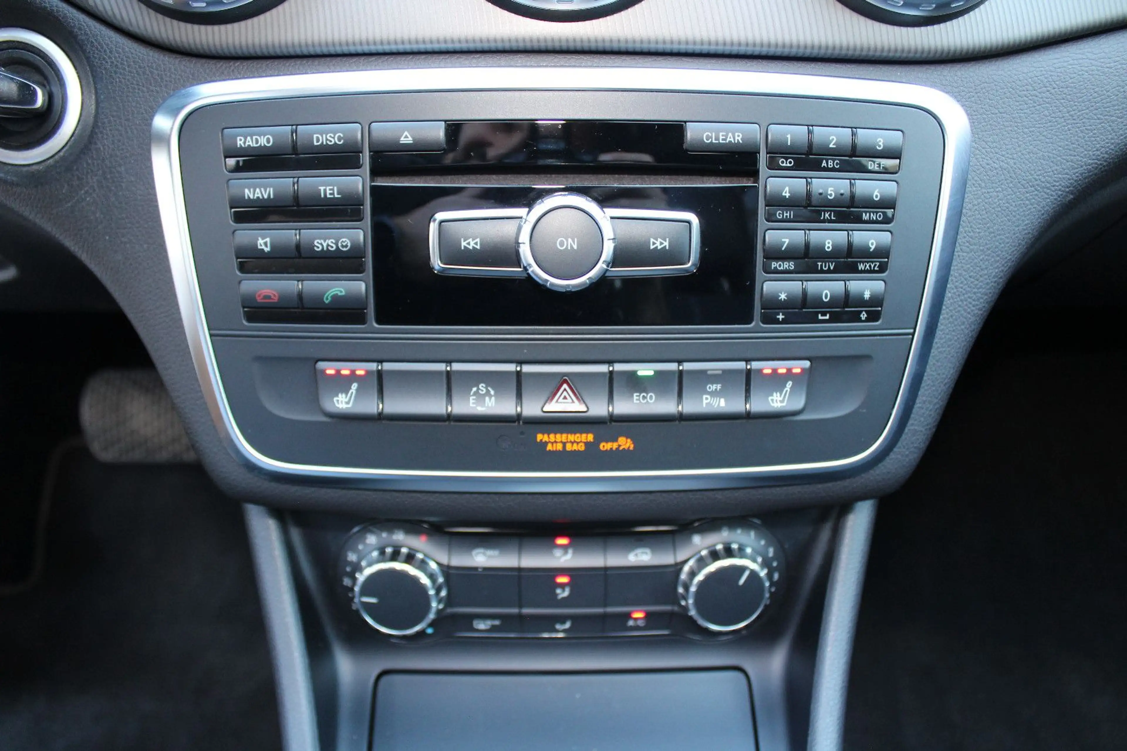 Mercedes-Benz GLA 200 CDI URBAN (PANORAMA-SCHIEBEDACH,NAVI) — photo 12