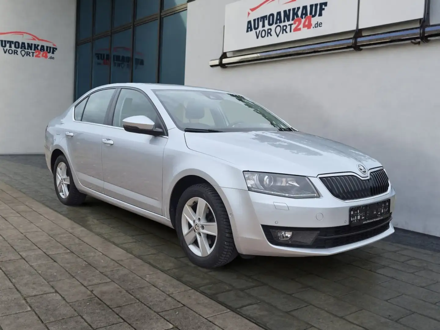 Skoda Octavia 1.4 TSI Lim. Elegance*Navi*Xenon* Klima Xenon Argent - 1