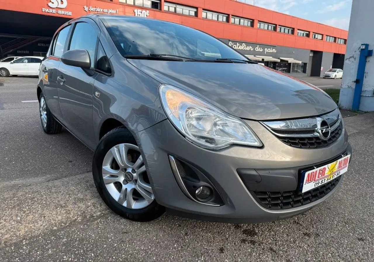 Opel Corsa 1.4 Twinport Cosmo Boite-Auto 5p