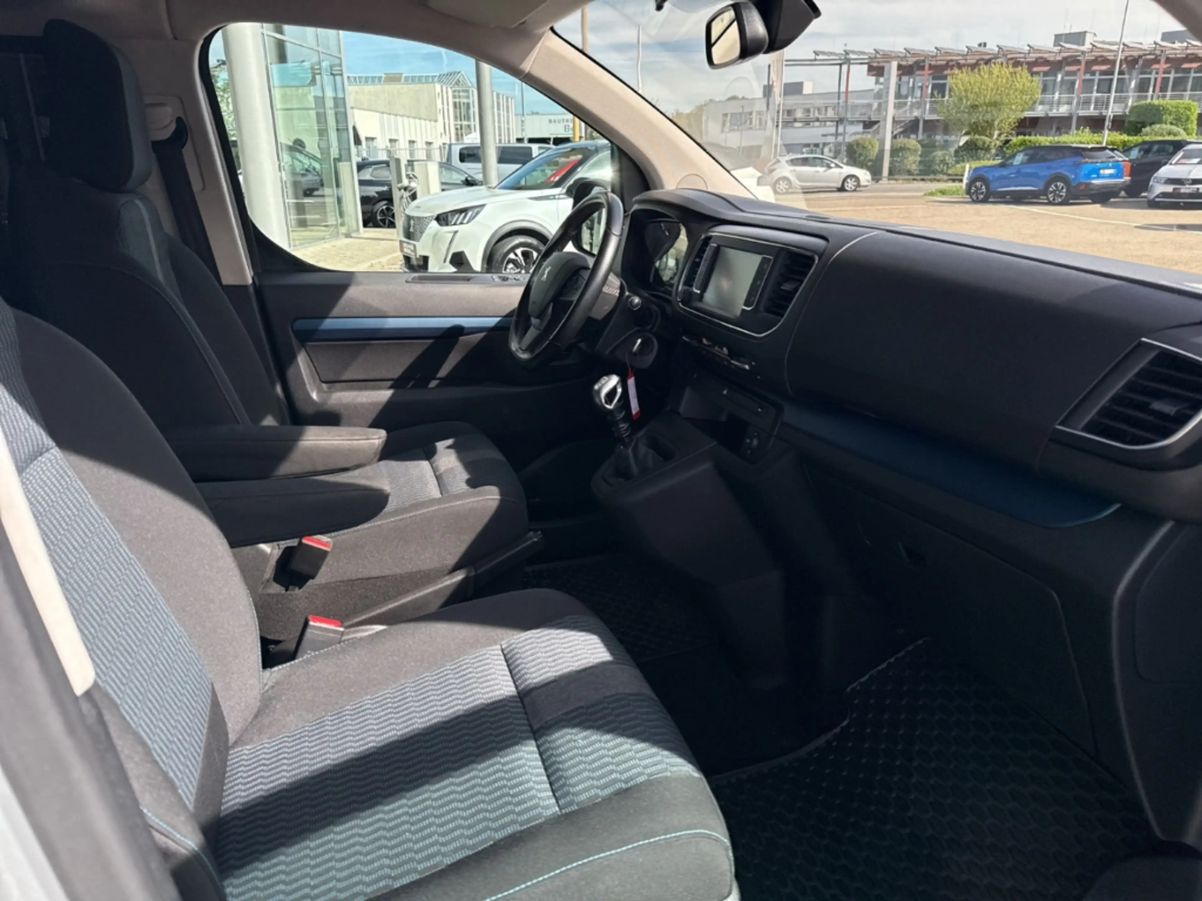 Peugeot Traveller Active L2 AHK AT-Motor 0KM Navi Klimaautom SHZ Tot — photo 12