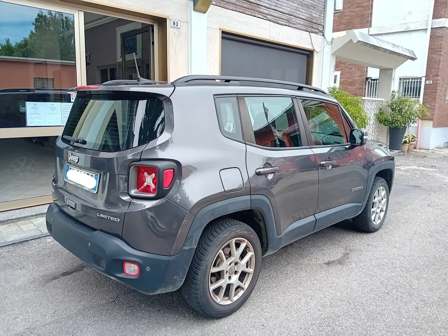 Jeep Renegade 2.0 mjt Limited 4wd 140cv Grijs - 2
