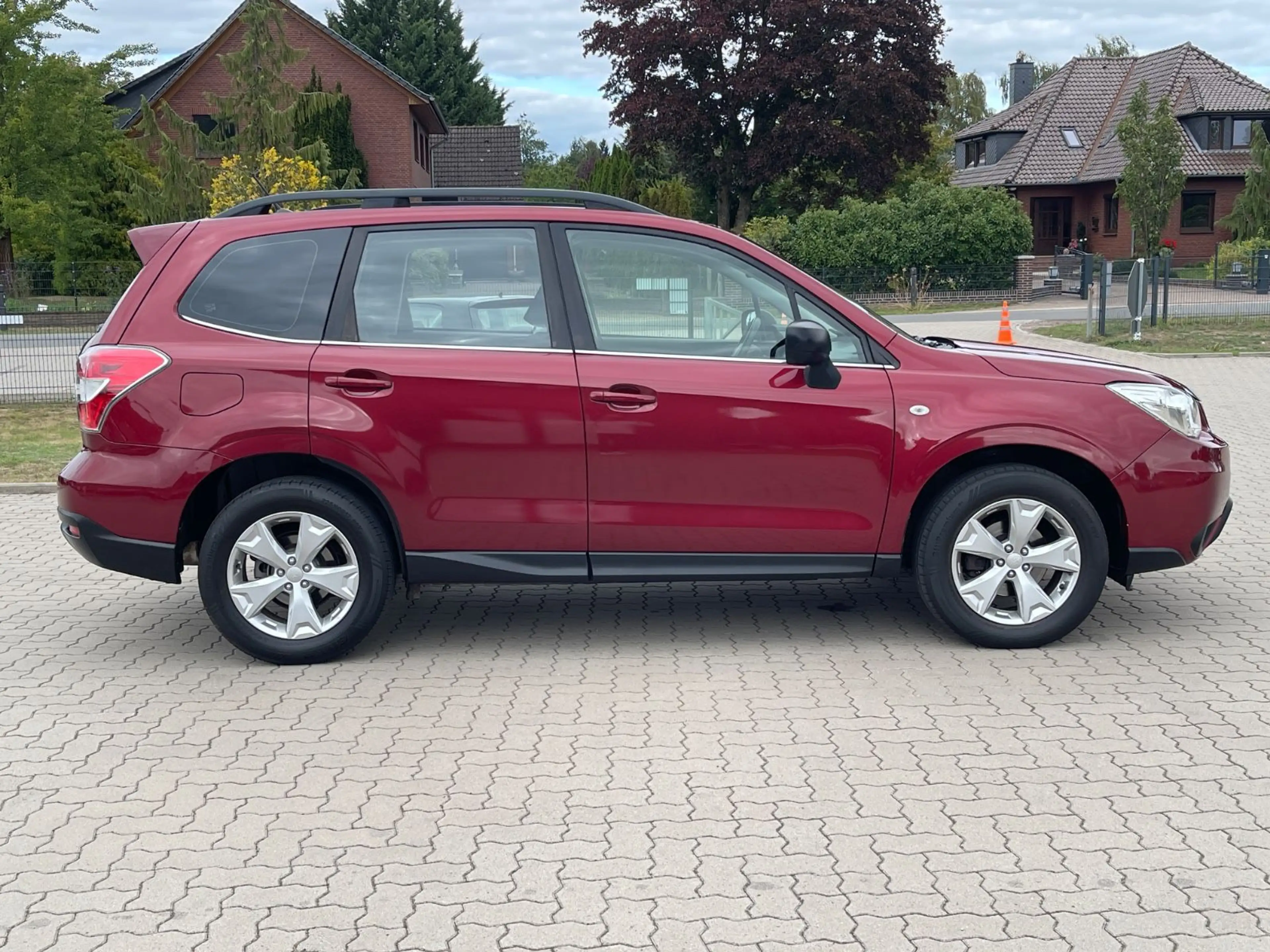Subaru Forester Active 2.0 Diesel AHK TÜV NEU Sitzheizu — photo 5