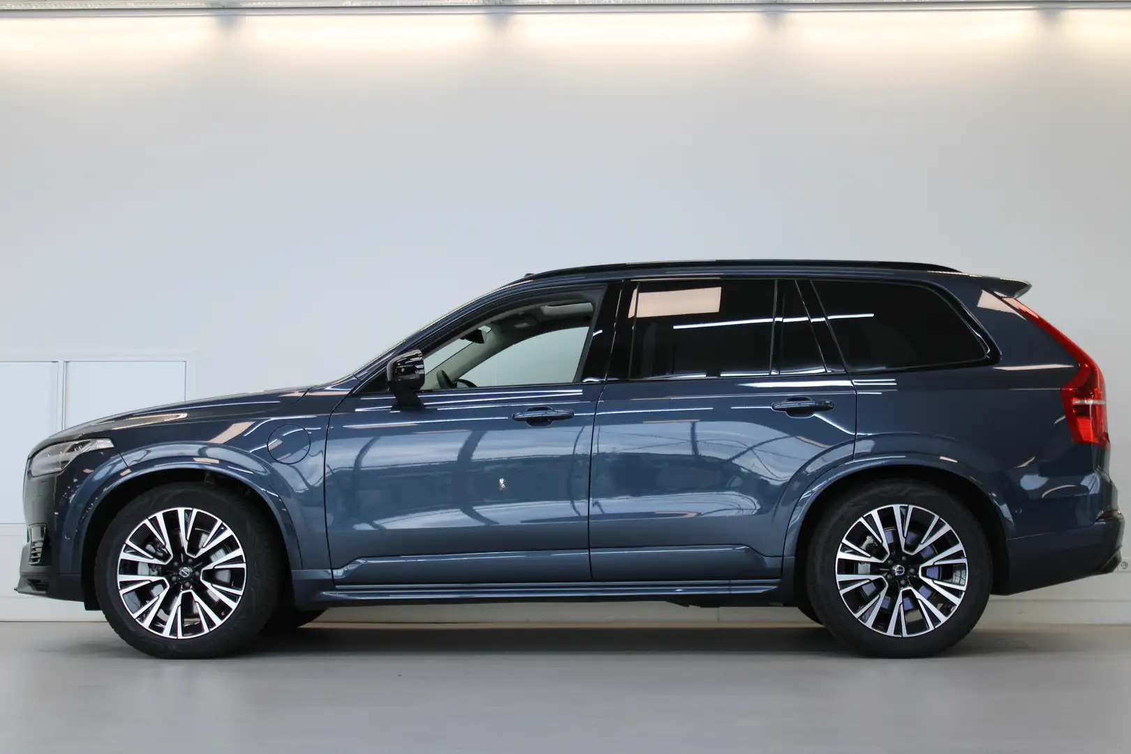 Volvo XC90 T8 455PK AWD Ultra Dark | Luchtvering | Massage | Blau - 2