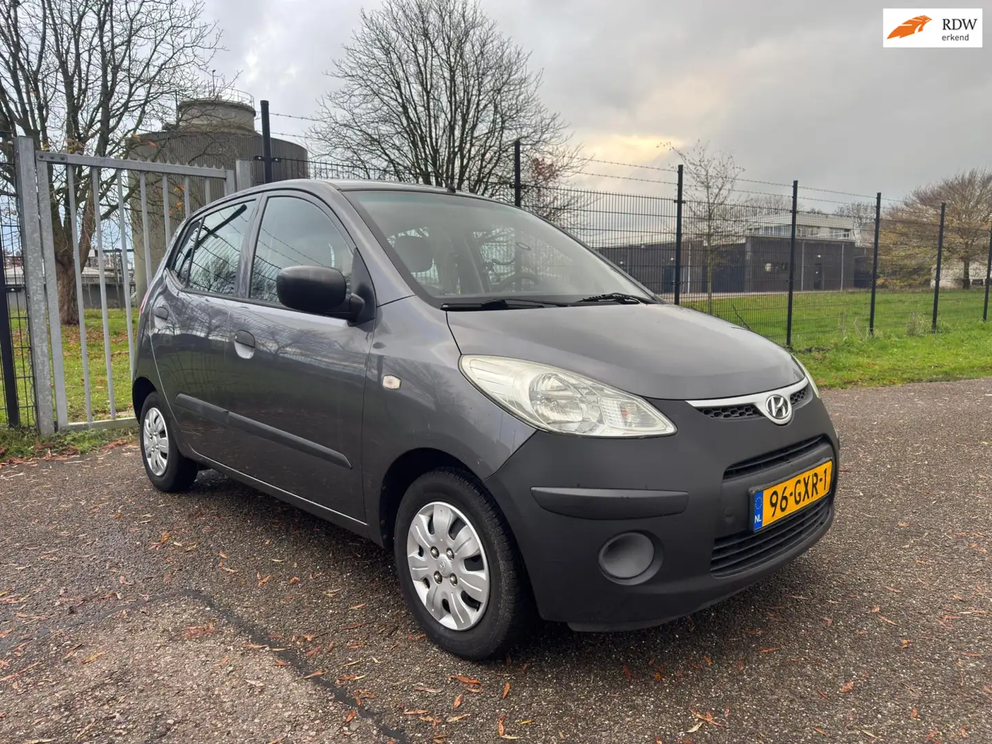 Hyundai i10 1.1 Pure Grijs - 1