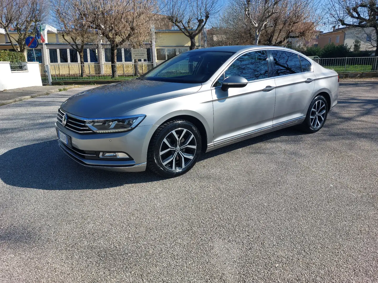 Volkswagen Passat 2.0 tdi Highline 150cv dsg - 1