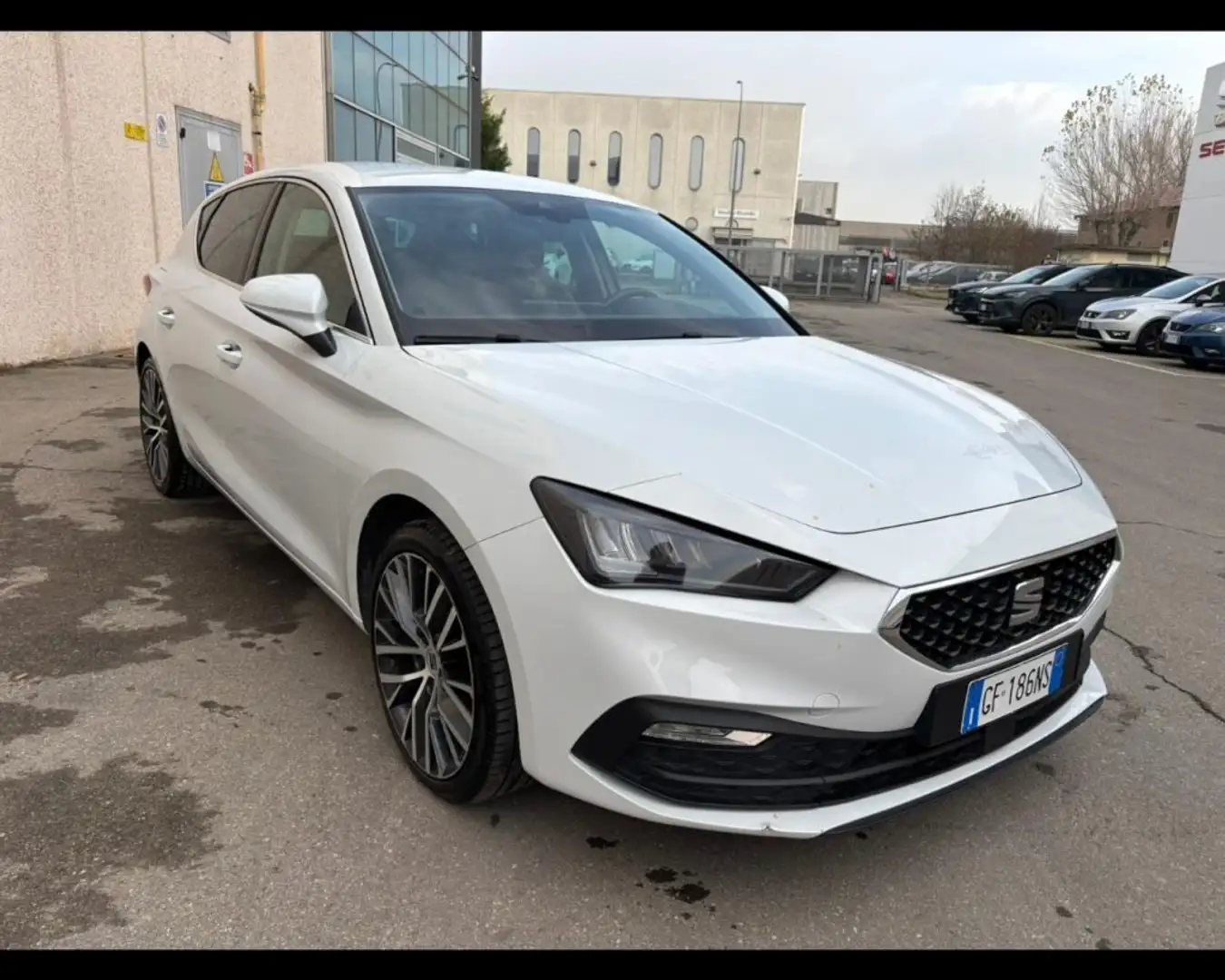 SEAT Leon 1.5 eTSI 150 CV DSG Xcellence Bianco - 1