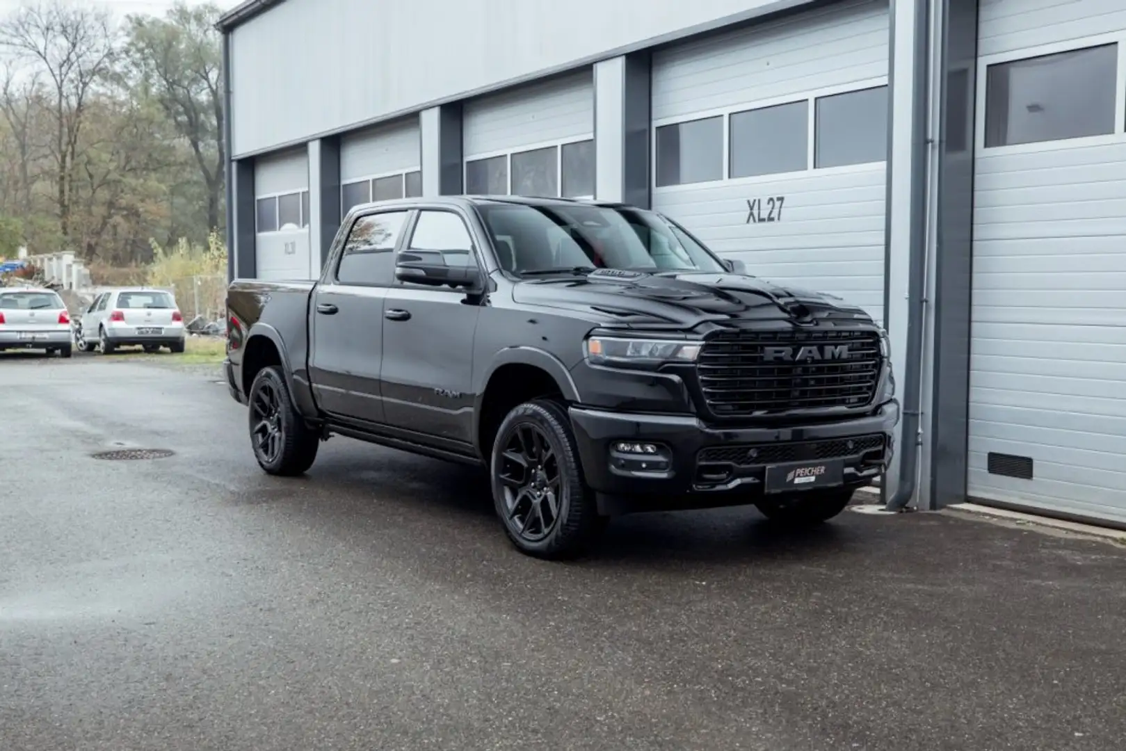 RAM 1500 Ram 1500 Laramie Night Crew Cab 5'7''-Bed 4x4 Schwarz - 1