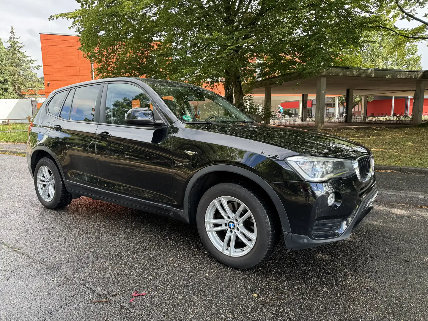 BMW X3 xDrive20d Schwarz - 2