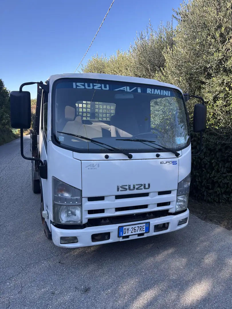 Isuzu N35 - 1